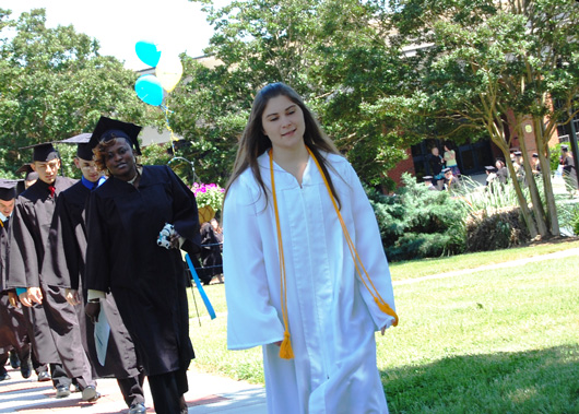 alumni-walk-004-processional-graduates